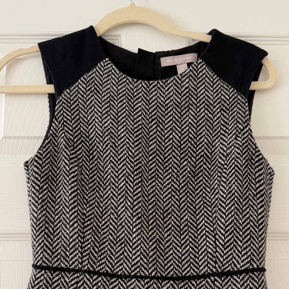 Banana republic, cream and black patterned dress, 0P - Picture 2 of 3